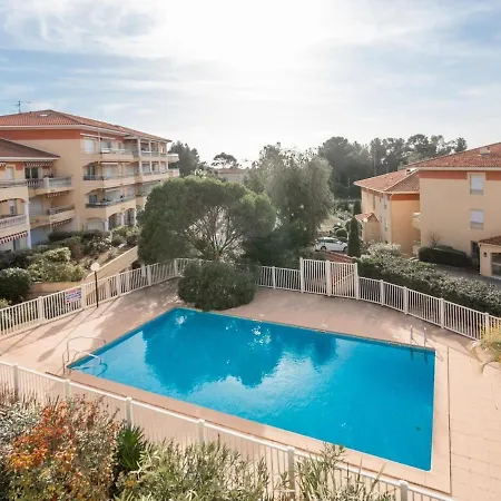 4 Etoiles - Vue - 2 - Parking - Piscine